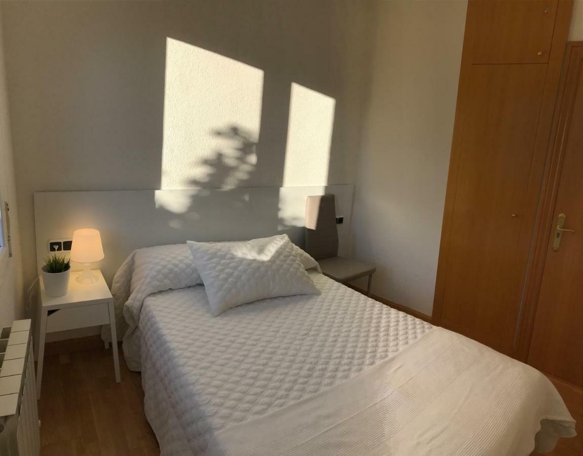 Lindux Apart Pamplona Buitenkant foto